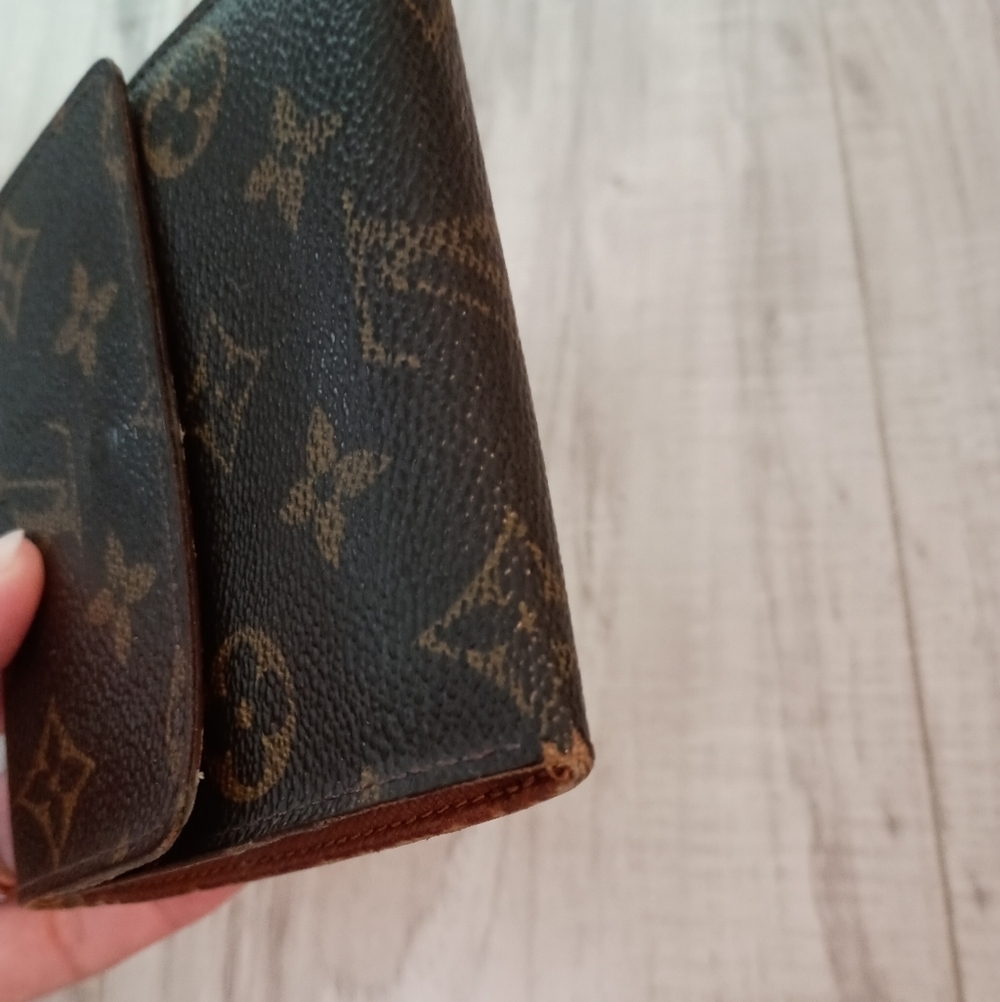Authentic LOUIS VUITTON Monogram Portefeuille Elise Wallet - Picture 4 of 15